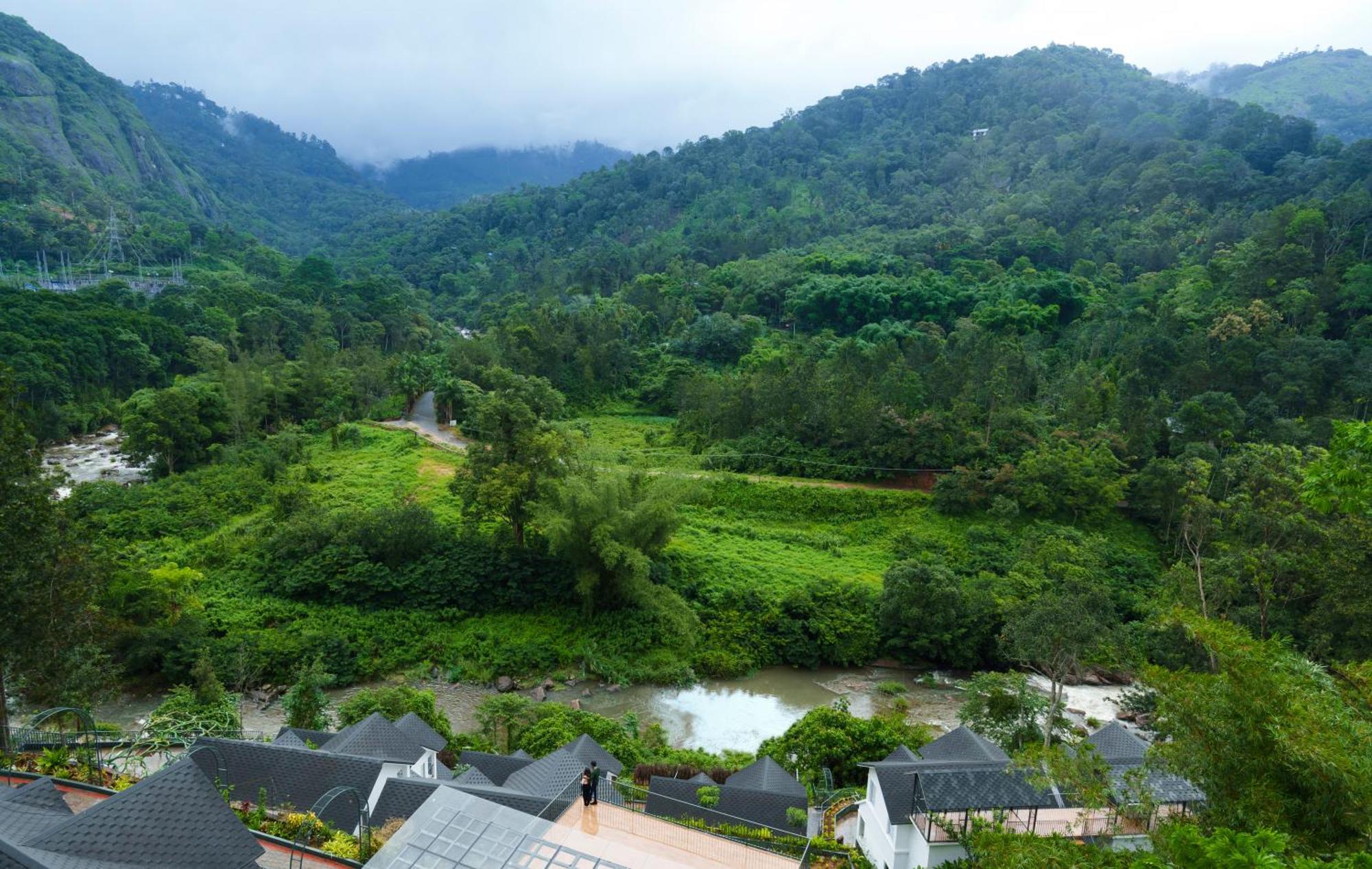 Eden Woods Resorts And Spa Munnar Exterior photo